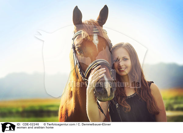 Frau und Araber / woman and arabian horse / CDE-02246