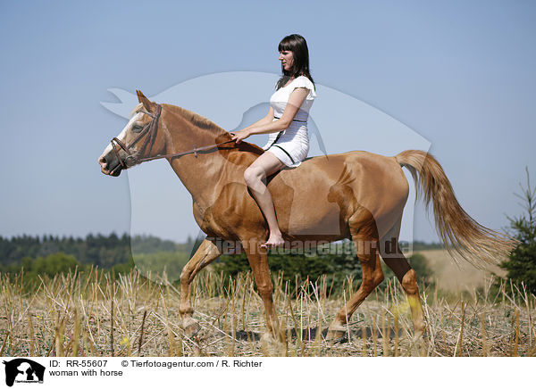 Frau mit Arabohaflinger / woman with horse / RR-55607