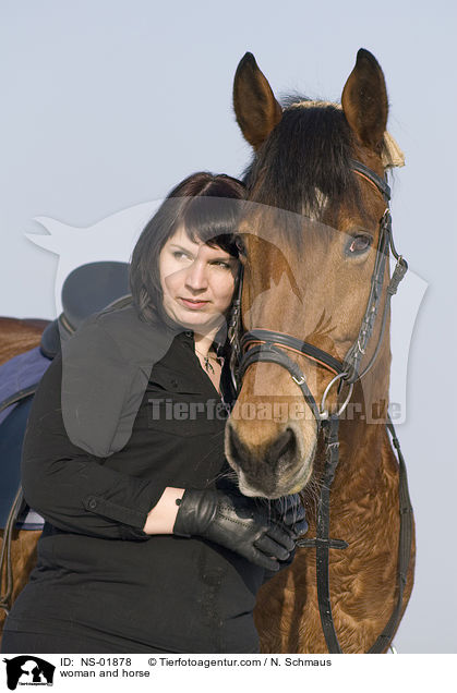 woman and horse / NS-01878