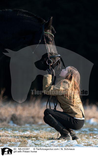 Mdchen mit Friese / girl with Frisian horse / NS-03387