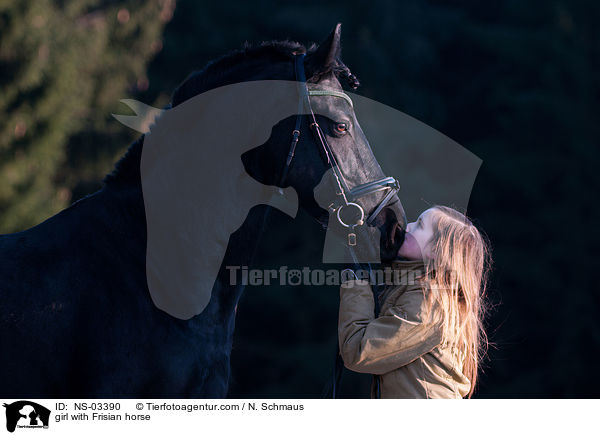 Mdchen mit Friese / girl with Frisian horse / NS-03390
