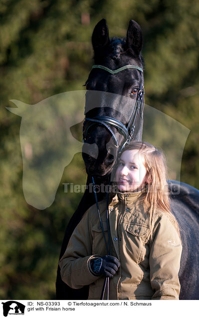 girl with Frisian horse / NS-03393