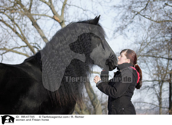 Frau und Friese / woman and Frisian horse / RR-47785
