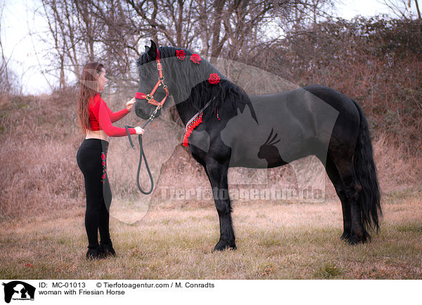 woman with Friesian Horse / MC-01013