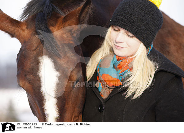 Frau mit Pferd / woman with horse / RR-50293