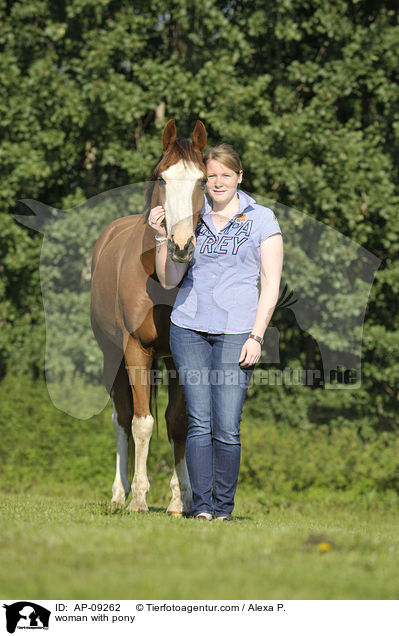 Frau mit Deutschem Reitpony / woman with pony / AP-09262
