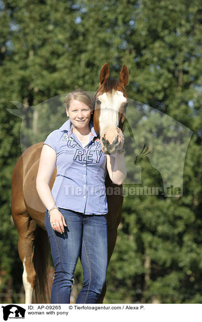Frau mit Deutschem Reitpony / woman with pony / AP-09265