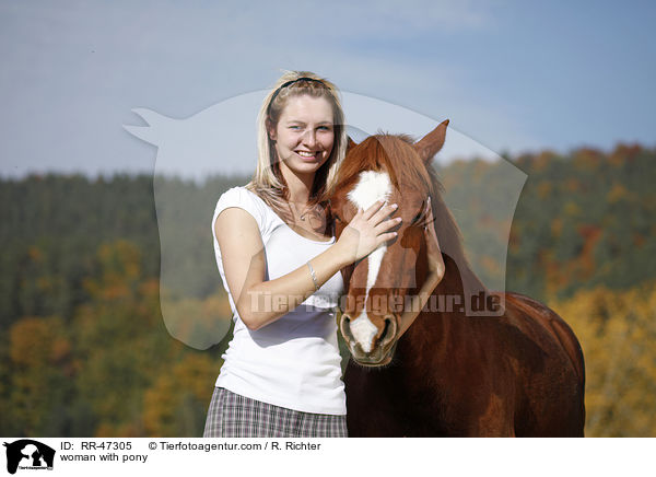 Frau mit Deutsches Reitpony / woman with pony / RR-47305