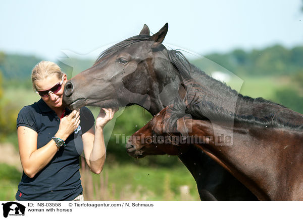 Frau mit Pferden / woman with horses / NS-03558