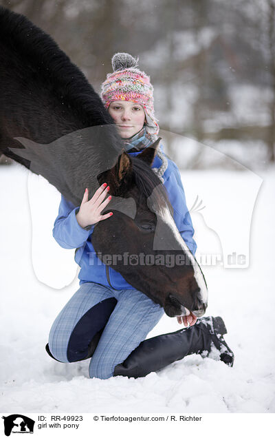 Mdchen mit Pony / girl with pony / RR-49923