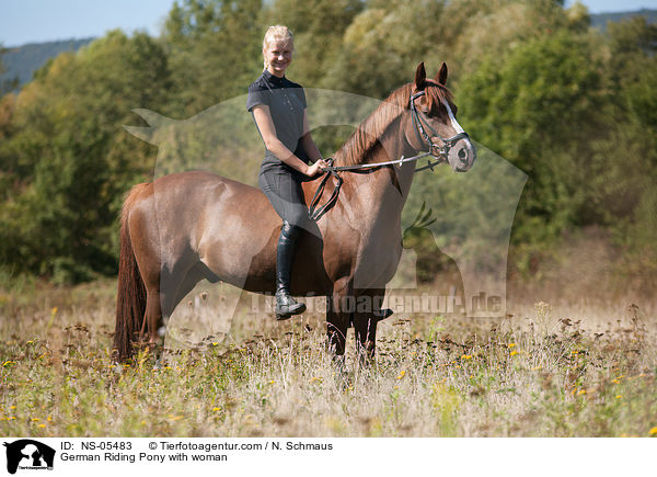 Deutsches Reitpony mit Frau / German Riding Pony with woman / NS-05483