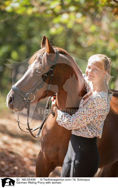 Deutsches Reitpony mit Frau / German Riding Pony with woman / NS-05496