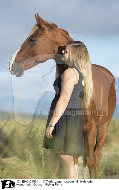 Frau mit Deutsches Reitpony / woman with German Riding Pony / EHO-01531