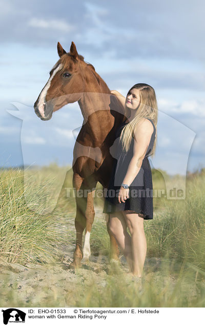 Frau mit Deutsches Reitpony / woman with German Riding Pony / EHO-01533