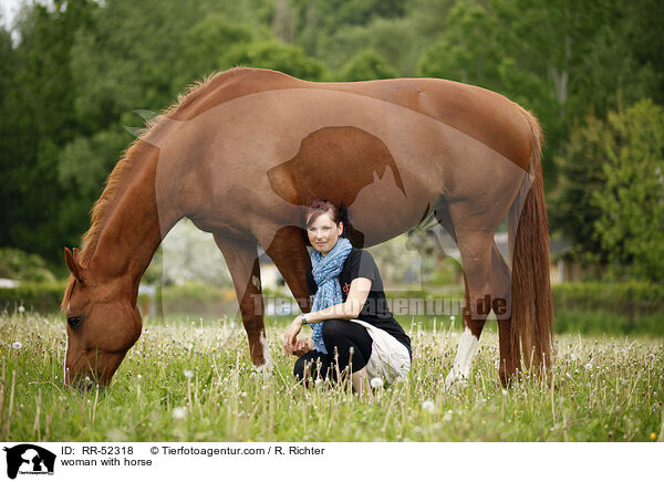 woman with horse / RR-52318