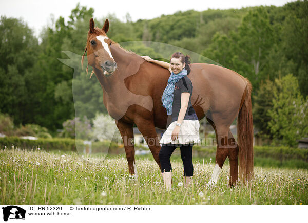 woman with horse / RR-52320