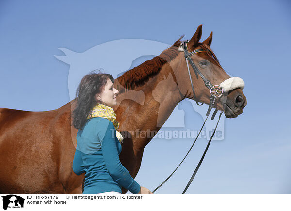 woman with horse / RR-57179