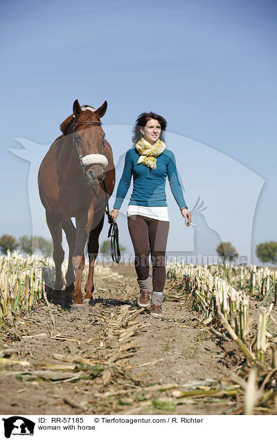 woman with horse / RR-57185
