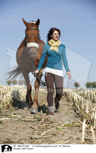 woman with horse / RR-57186