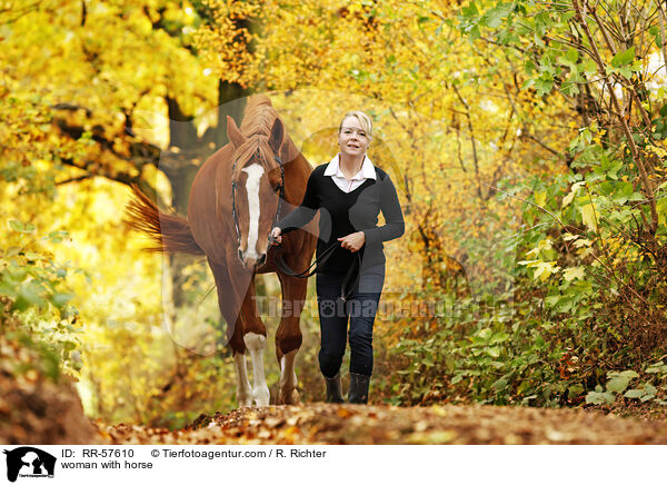 woman with horse / RR-57610