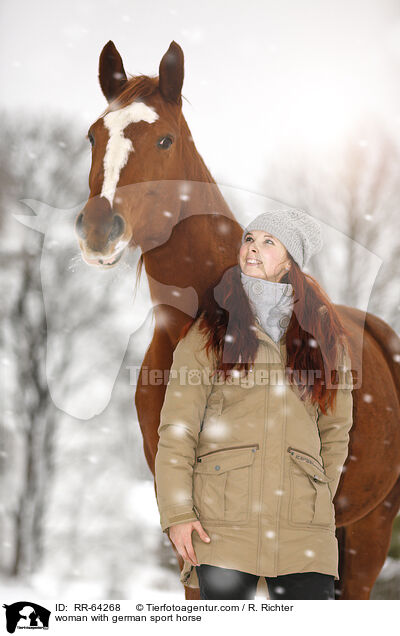 Frau mit Deutschem Sportpferd / woman with german sport horse / RR-64268
