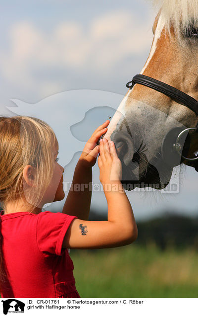 Mdchen mit Haflinger / girl with Haflinger horse / CR-01761