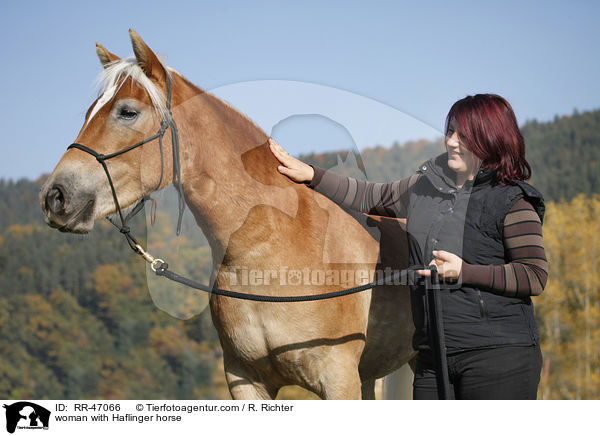 Frau mit Haflinger / woman with Haflinger horse / RR-47066