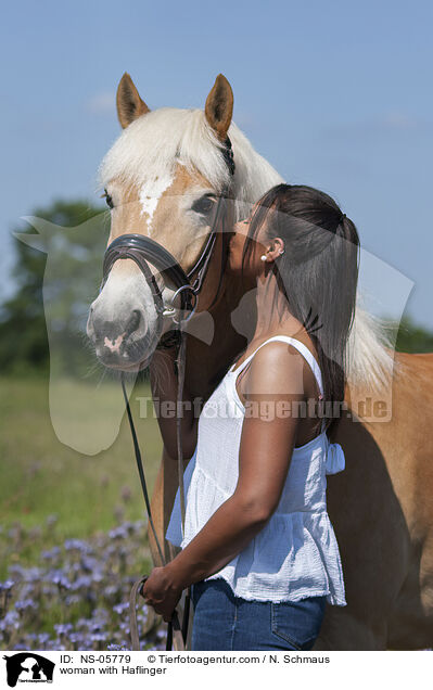 Frau mit Haflinger / woman with Haflinger / NS-05779