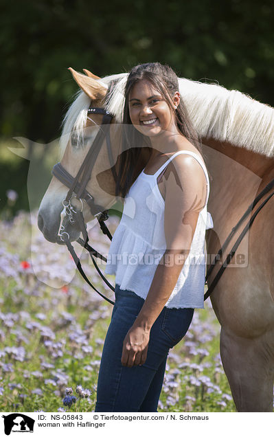 Frau mit Haflinger / woman with Haflinger / NS-05843