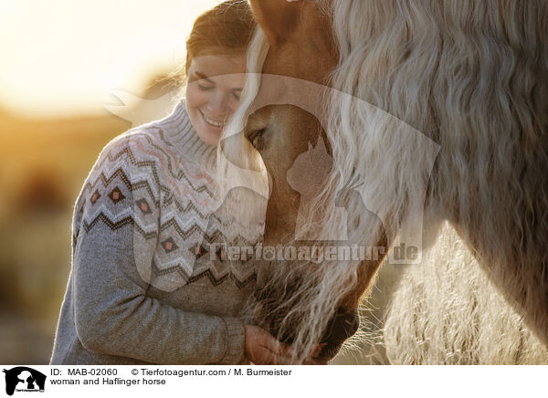 Frau und Haflinger / woman and Haflinger horse / MAB-02060