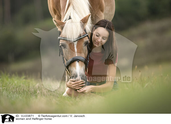 Frau und Haflinger / woman and Haflinger horse / VJ-03871