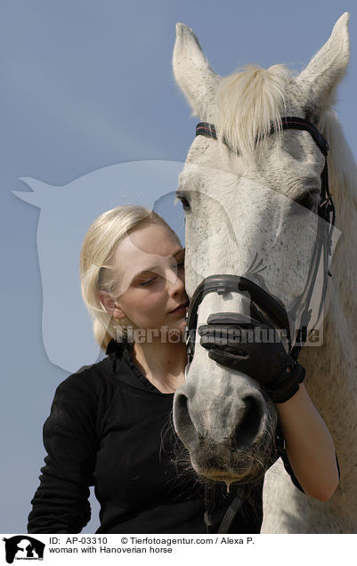 Frau mit Hannoveraner / woman with Hanoverian horse / AP-03310