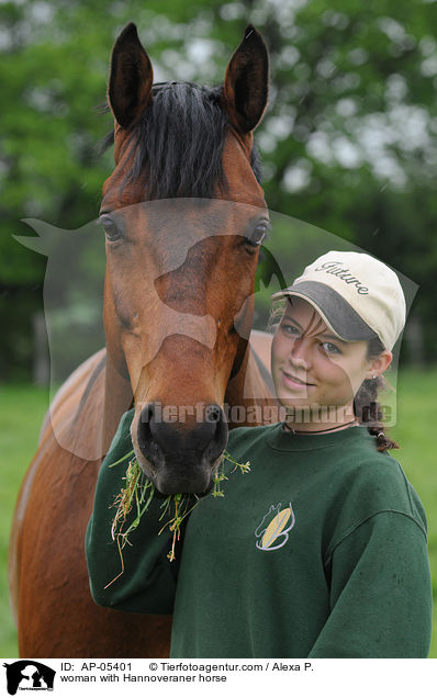 Frau mit Hannoveraner / woman with Hannoveraner horse / AP-05401