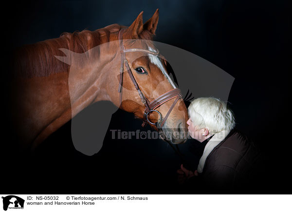 Frau und Hannoveraner / woman and Hanoverian Horse / NS-05032