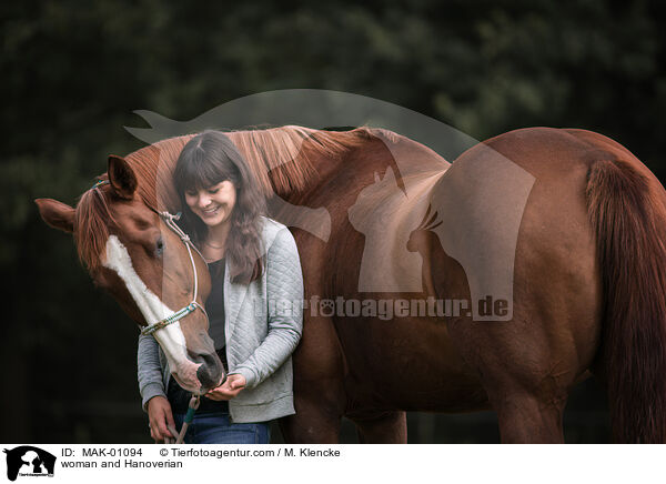 Frau und Hannoveraner / woman and Hanoverian / MAK-01094