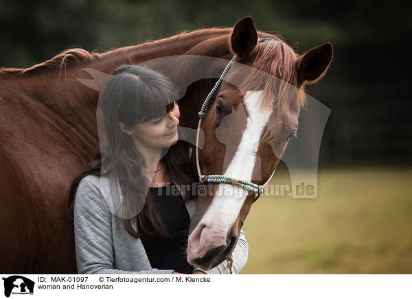 Frau und Hannoveraner / woman and Hanoverian / MAK-01097