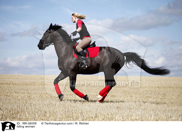 Freizeitreiten / riding woman / RR-38056