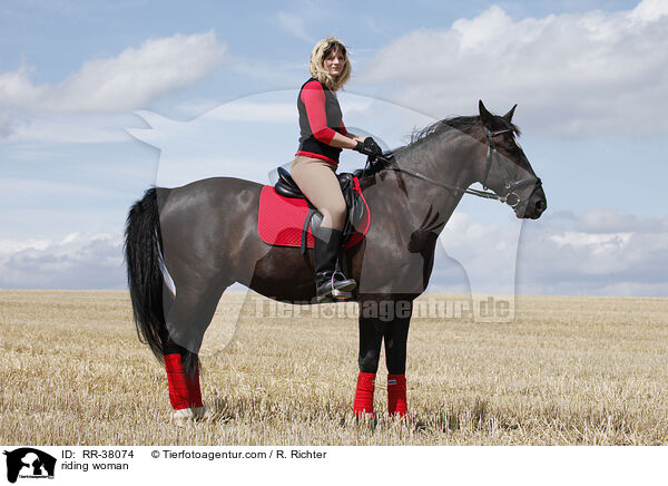 Freizeitreiten / riding woman / RR-38074