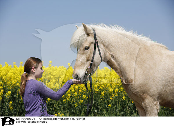 Mdchen mit Islnder / girl with Icelandic Horse / RR-60704