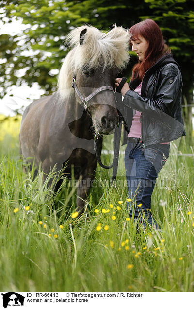 Frau und Islnder / woman and Icelandic horse / RR-66413