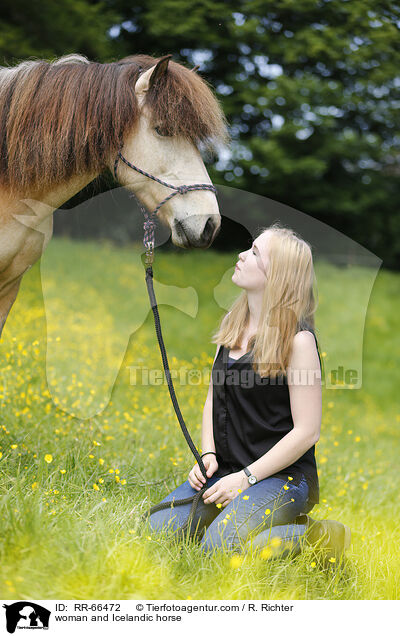 Frau und Islnder / woman and Icelandic horse / RR-66472