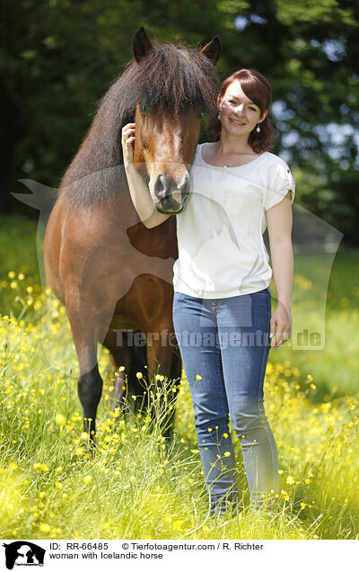 Frau mit Islnder / woman with Icelandic horse / RR-66485