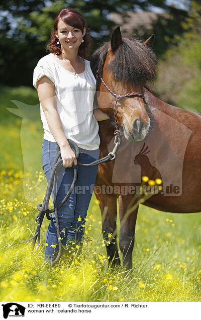 Frau mit Islnder / woman with Icelandic horse / RR-66489