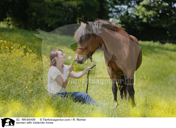 Frau mit Islnder / woman with Icelandic horse / RR-66496