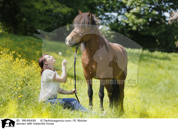 Frau mit Islnder / woman with Icelandic horse / RR-66499