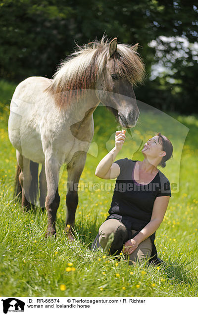 Frau und Islnder / woman and Icelandic horse / RR-66574