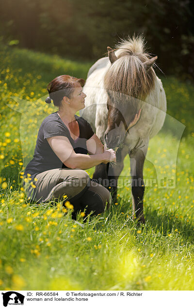 Frau und Islnder / woman and Icelandic horse / RR-66584