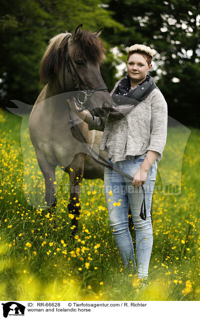 Frau und Islnder / woman and Icelandic horse / RR-66628