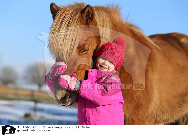 Mdchen und Islnder / girl and Icelandic horse / PM-05935