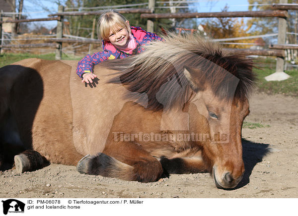 Mdchen und Islnder / girl and Icelandic horse / PM-06078